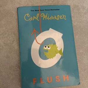 Flush by Carl Hiaasen - Blue Cover